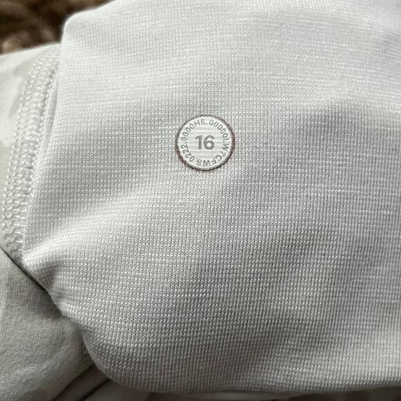 Lululemon Align High-Rise Short 6” Cheetah Camo Antique White Multi Size 16-EUC - Picture 6 of 7